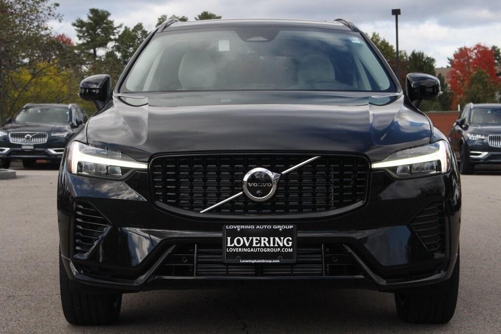 new 2025 Volvo XC60 Plug-In Hybrid car