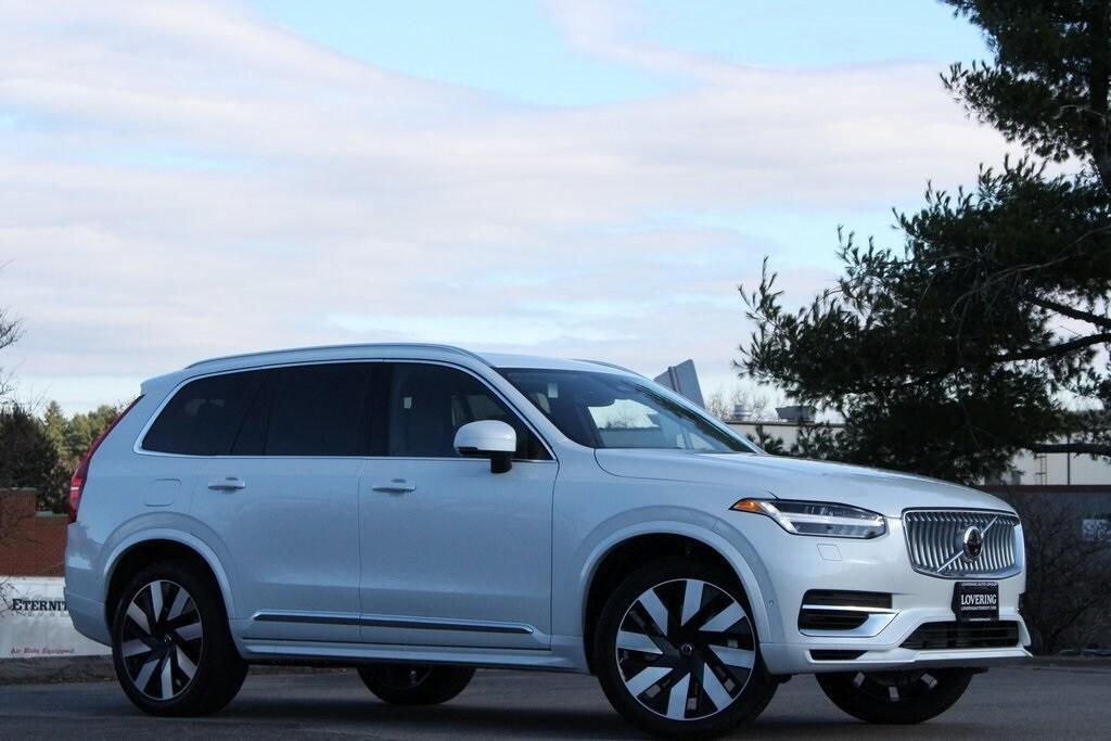 new 2025 Volvo XC90 Plug-In Hybrid car