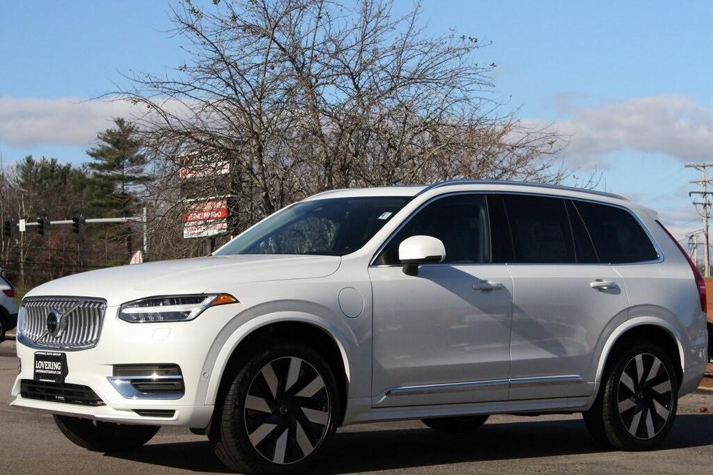 new 2025 Volvo XC90 Plug-In Hybrid car