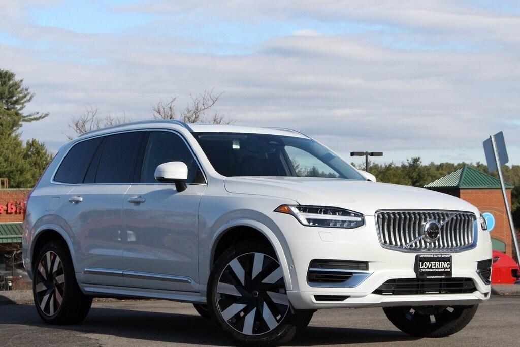 new 2025 Volvo XC90 Plug-In Hybrid car