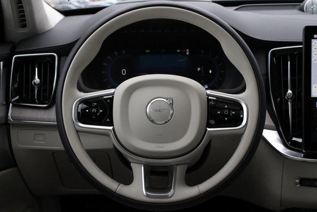 new 2025 Volvo XC90 car