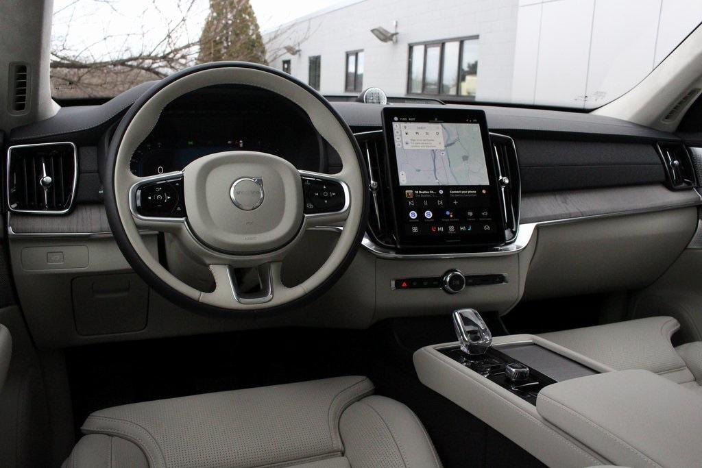 new 2025 Volvo XC90 car