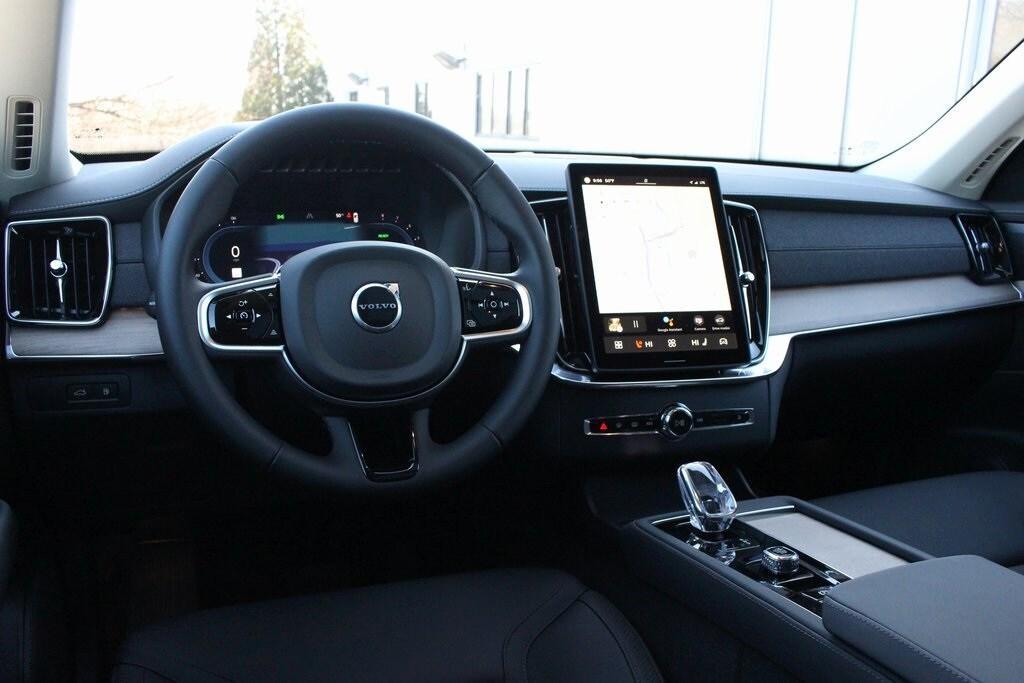 new 2025 Volvo XC90 Plug-In Hybrid car, priced at $79,195