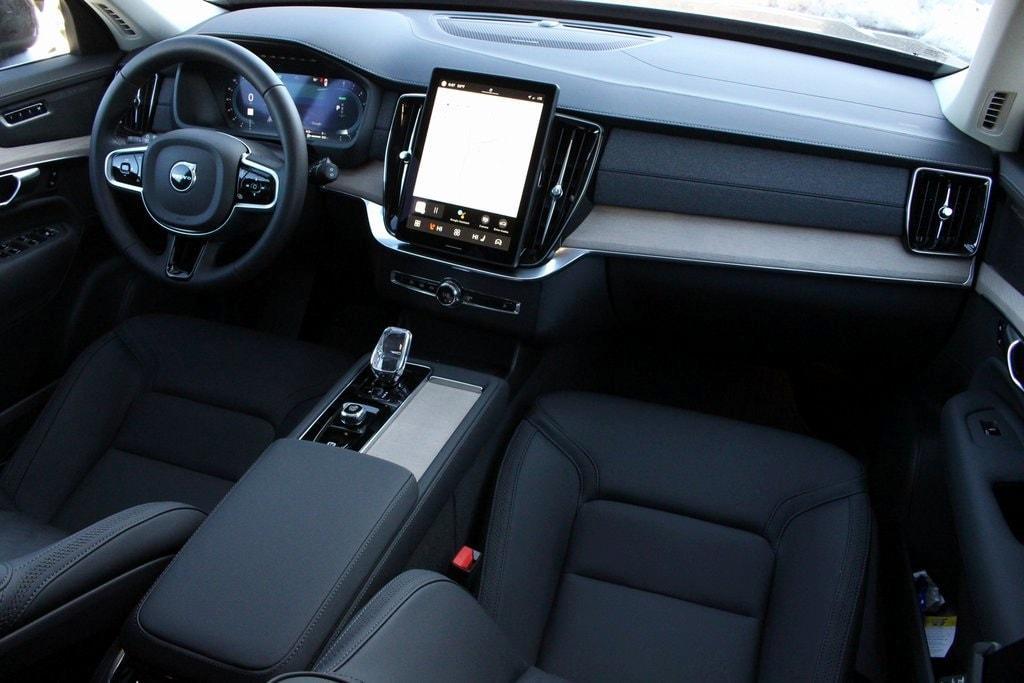 new 2025 Volvo XC90 Plug-In Hybrid car, priced at $79,195