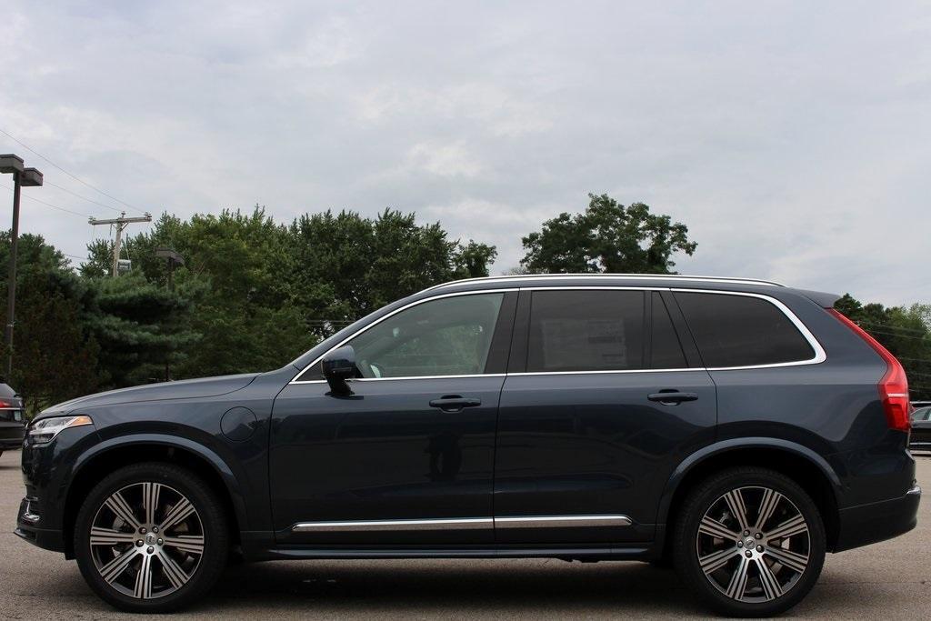 new 2025 Volvo XC90 Plug-In Hybrid car