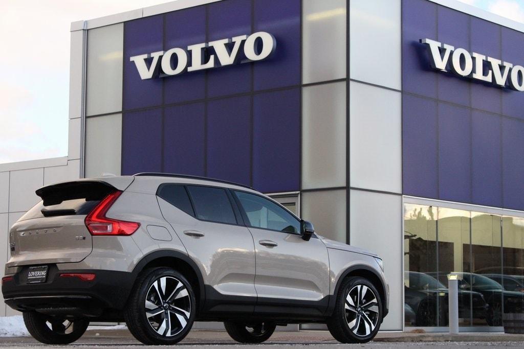 new 2025 Volvo XC40 car