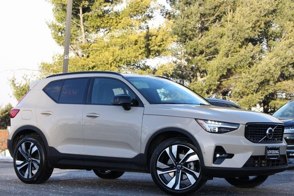 new 2025 Volvo XC40 car