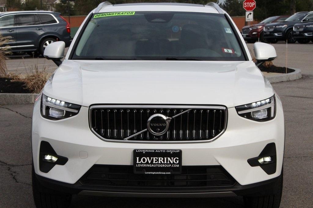 new 2025 Volvo XC40 car, priced at $49,540