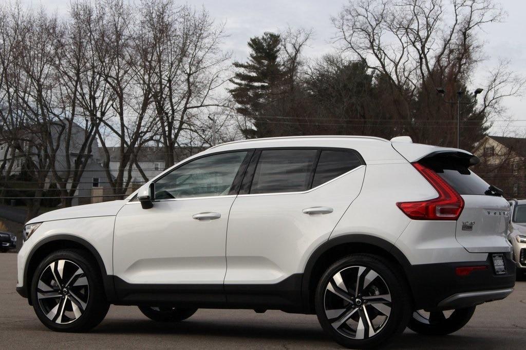 new 2025 Volvo XC40 car, priced at $49,540