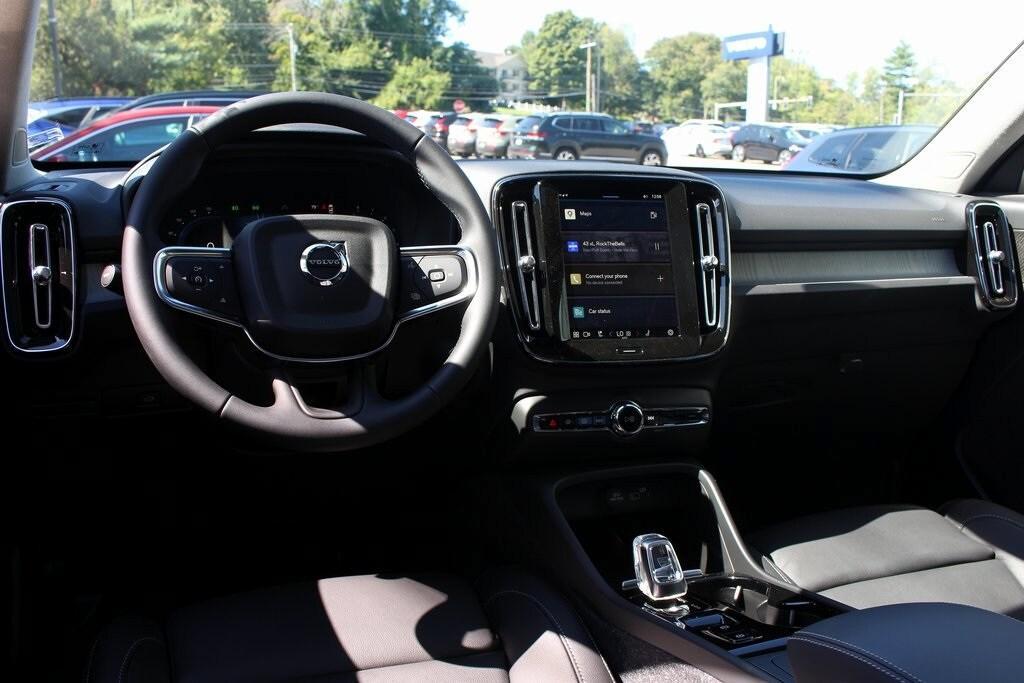 new 2025 Volvo XC40 car, priced at $51,040