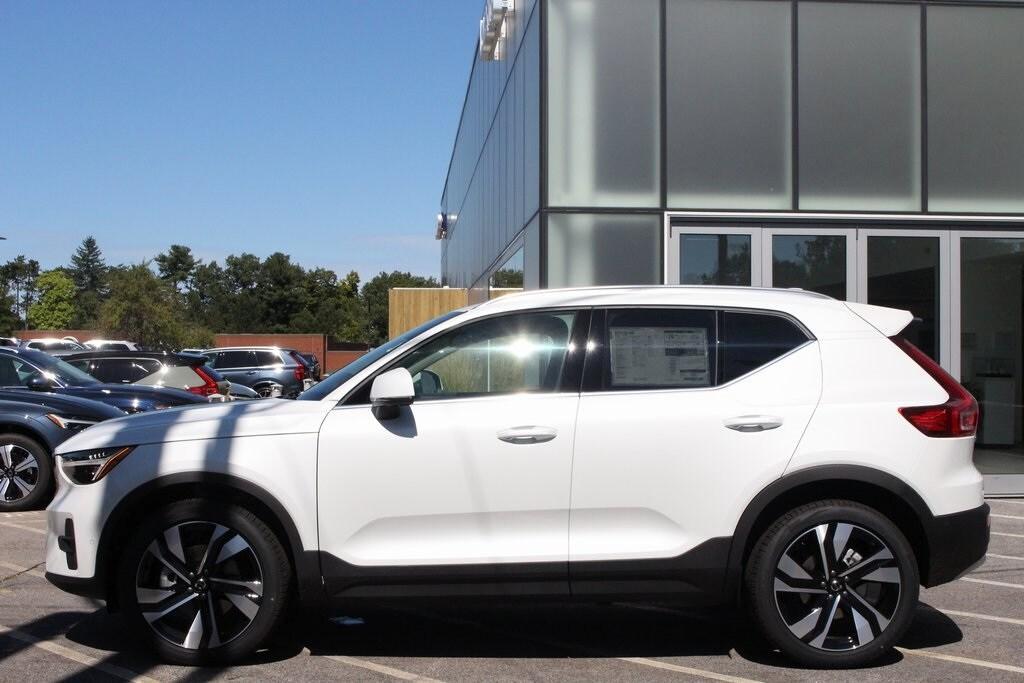 new 2025 Volvo XC40 car, priced at $51,040