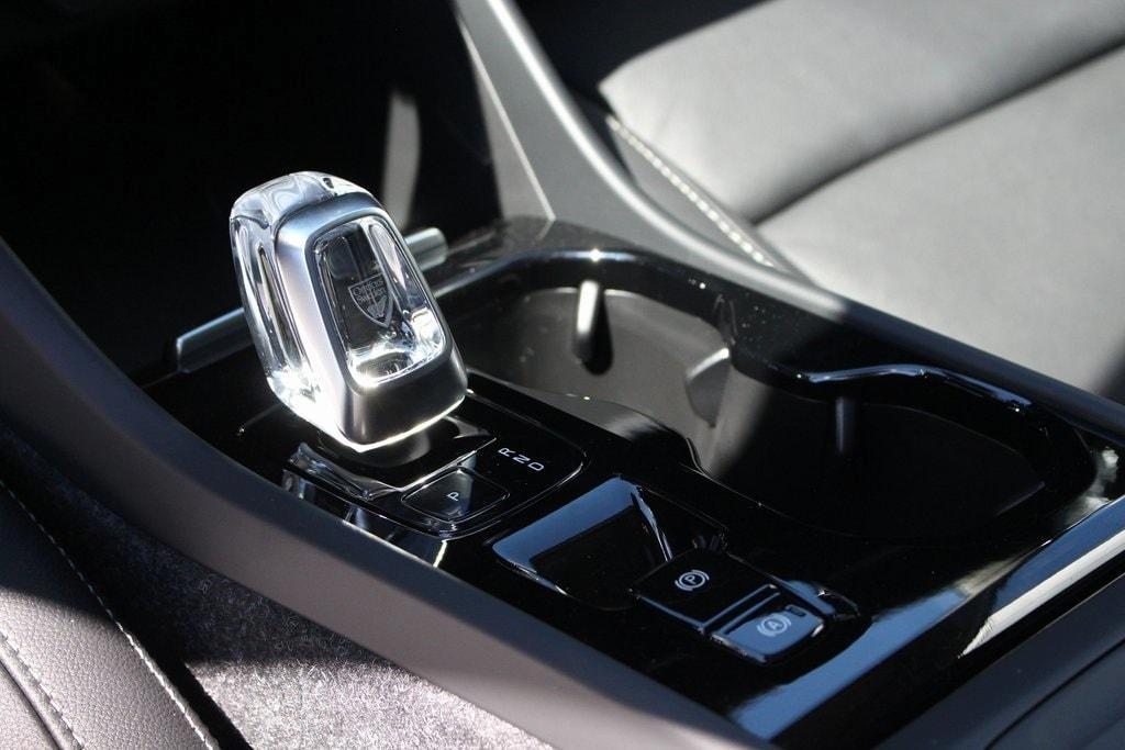 new 2025 Volvo XC40 car, priced at $51,040