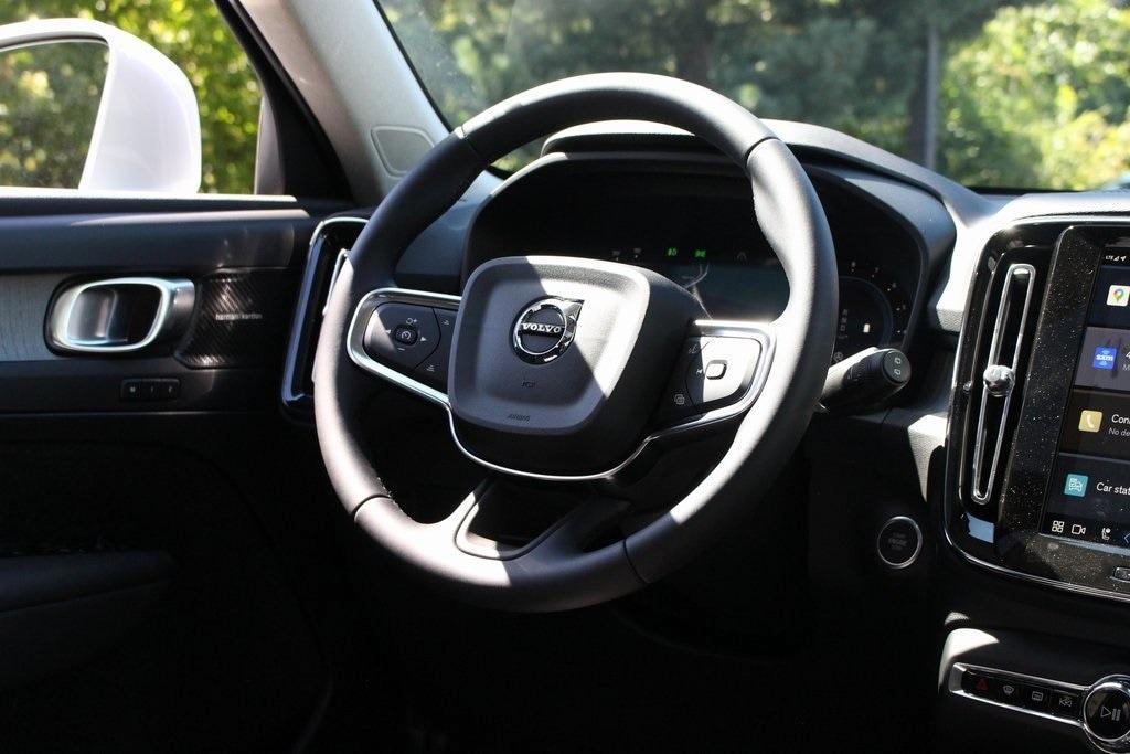 new 2025 Volvo XC40 car, priced at $51,040