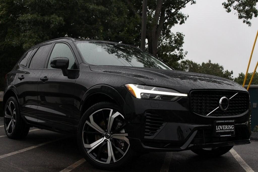 new 2025 Volvo XC60 Plug-In Hybrid car