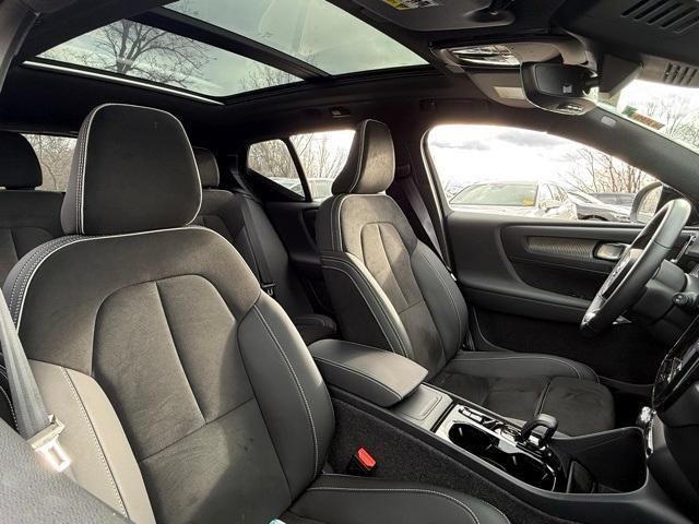 used 2025 Volvo XC40 car, priced at $34,385