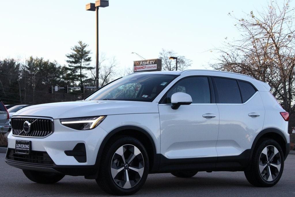 new 2025 Volvo XC40 car, priced at $44,965