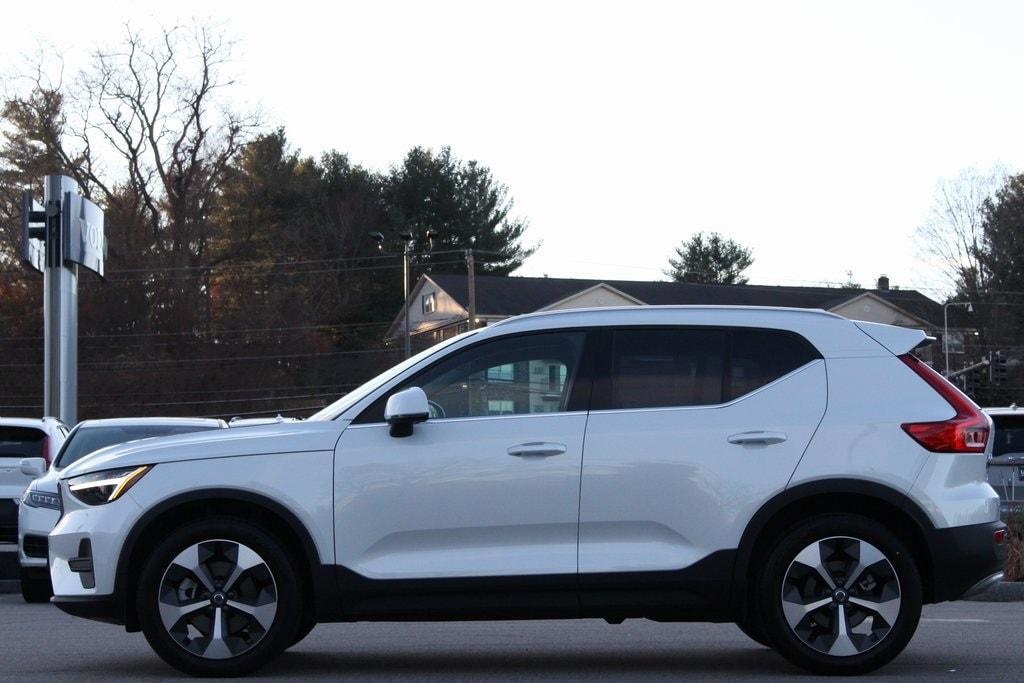 new 2025 Volvo XC40 car, priced at $44,965