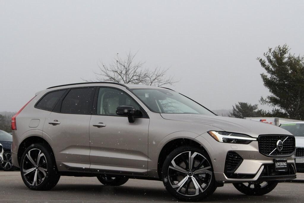 new 2025 Volvo XC60 Plug-In Hybrid car