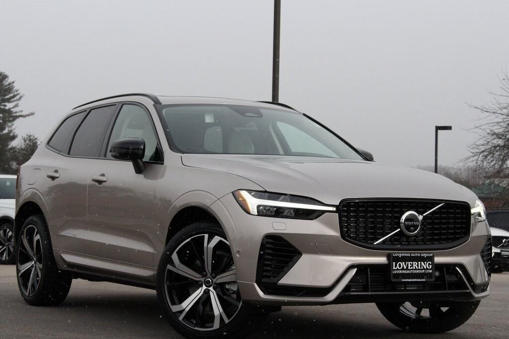 new 2025 Volvo XC60 Plug-In Hybrid car