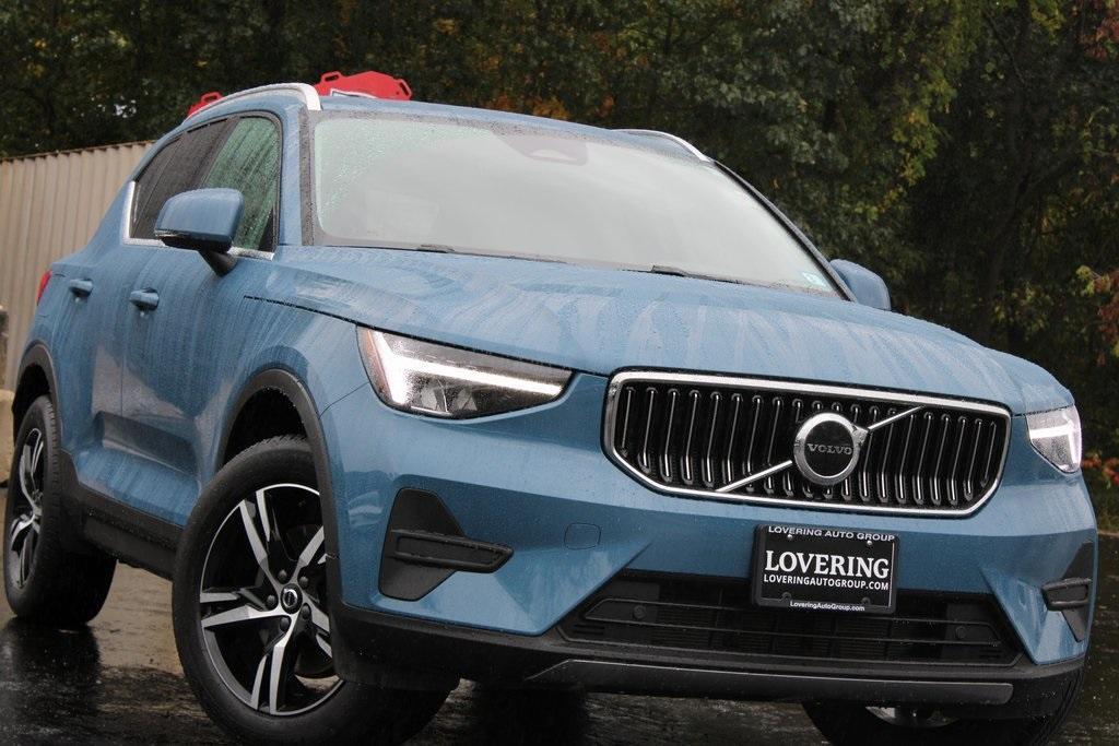 used 2025 Volvo XC40 car, priced at $34,552
