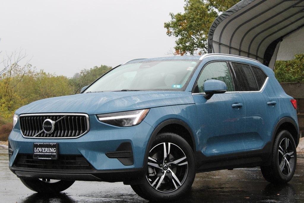 used 2025 Volvo XC40 car, priced at $34,552