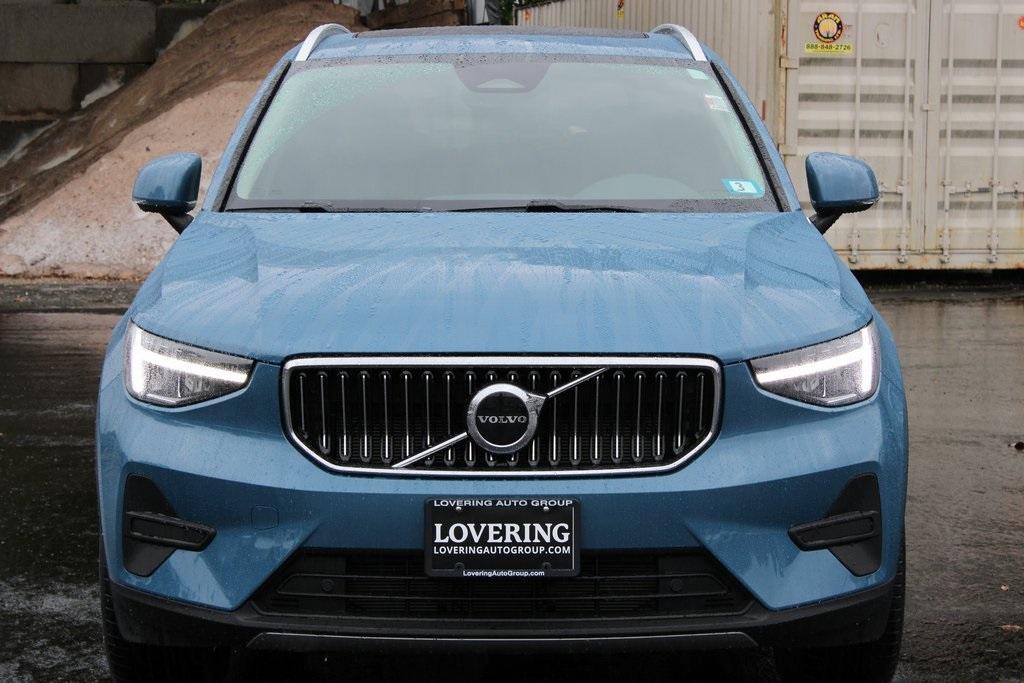 used 2025 Volvo XC40 car, priced at $34,552