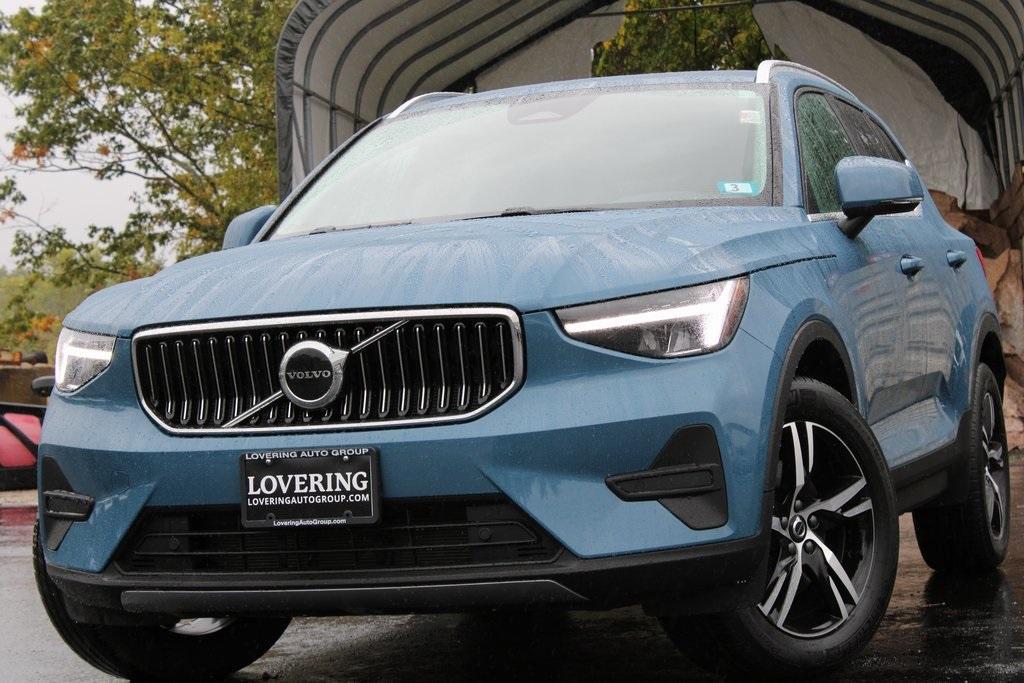 used 2025 Volvo XC40 car, priced at $34,552