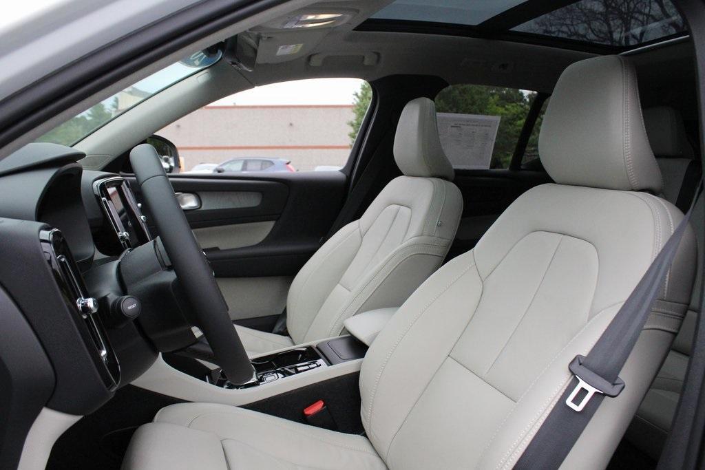 used 2024 Volvo XC40 car, priced at $40,284
