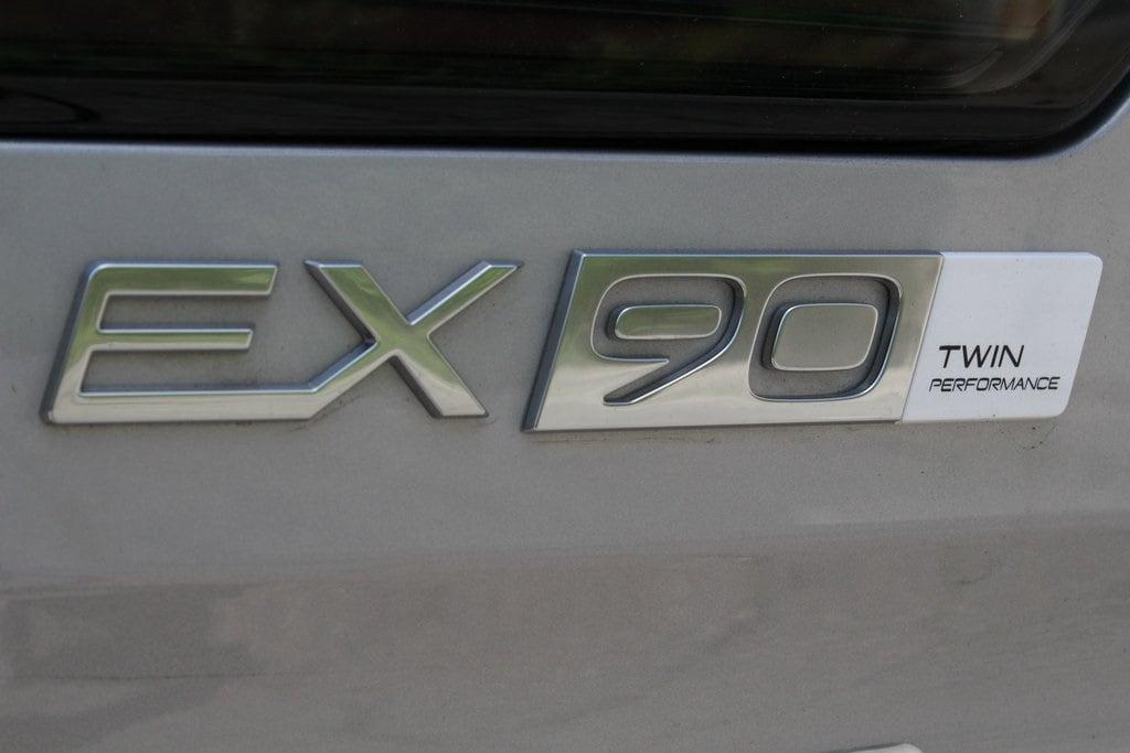 new 2025 Volvo EX90 car, priced at $95,370