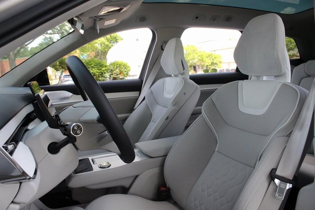 new 2025 Volvo EX90 car, priced at $95,370