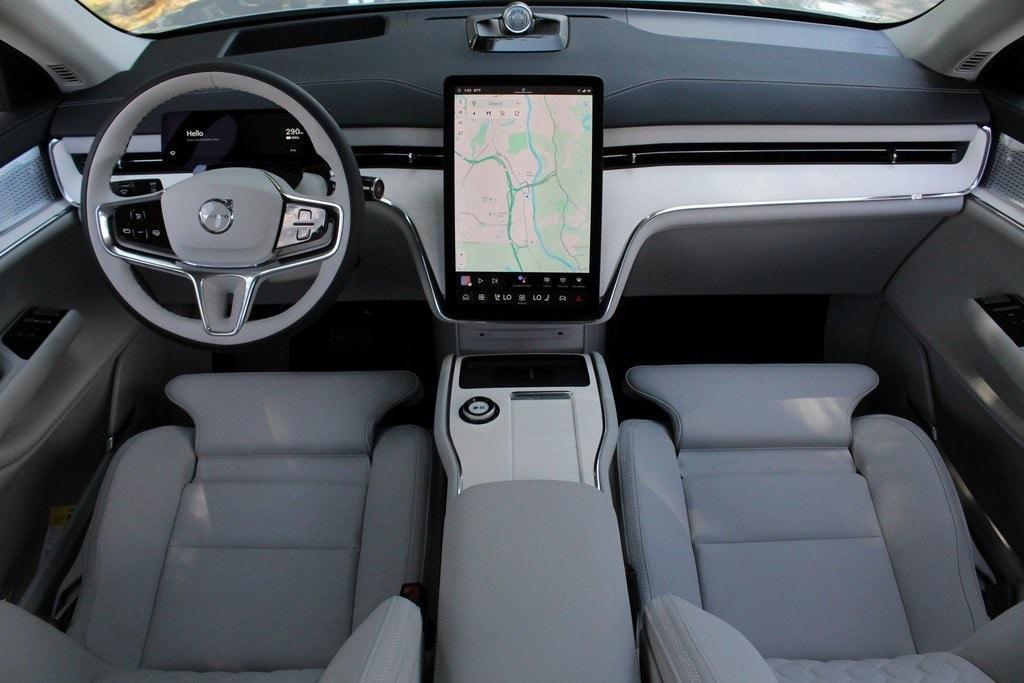new 2025 Volvo EX90 car, priced at $95,370