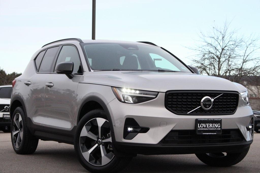 used 2024 Volvo XC40 car, priced at $34,770