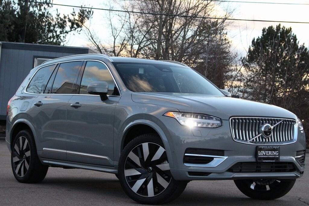 new 2025 Volvo XC90 Plug-In Hybrid car