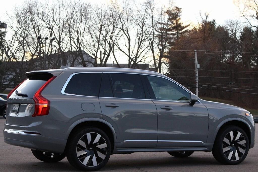 new 2025 Volvo XC90 Plug-In Hybrid car