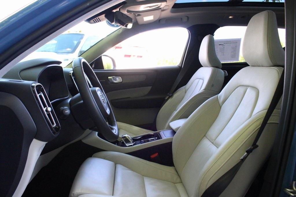 used 2023 Volvo XC40 car, priced at $36,014