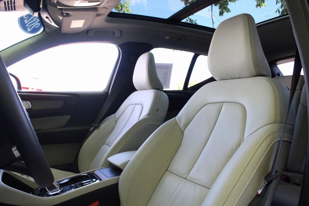 used 2023 Volvo XC40 car, priced at $36,014