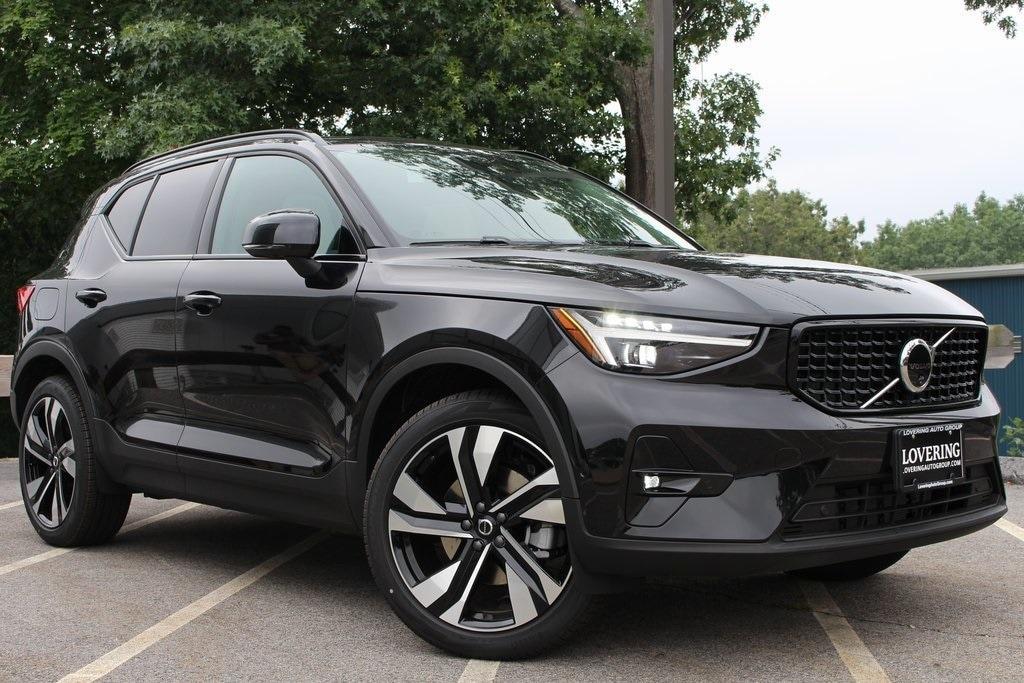 new 2025 Volvo XC40 car, priced at $50,040