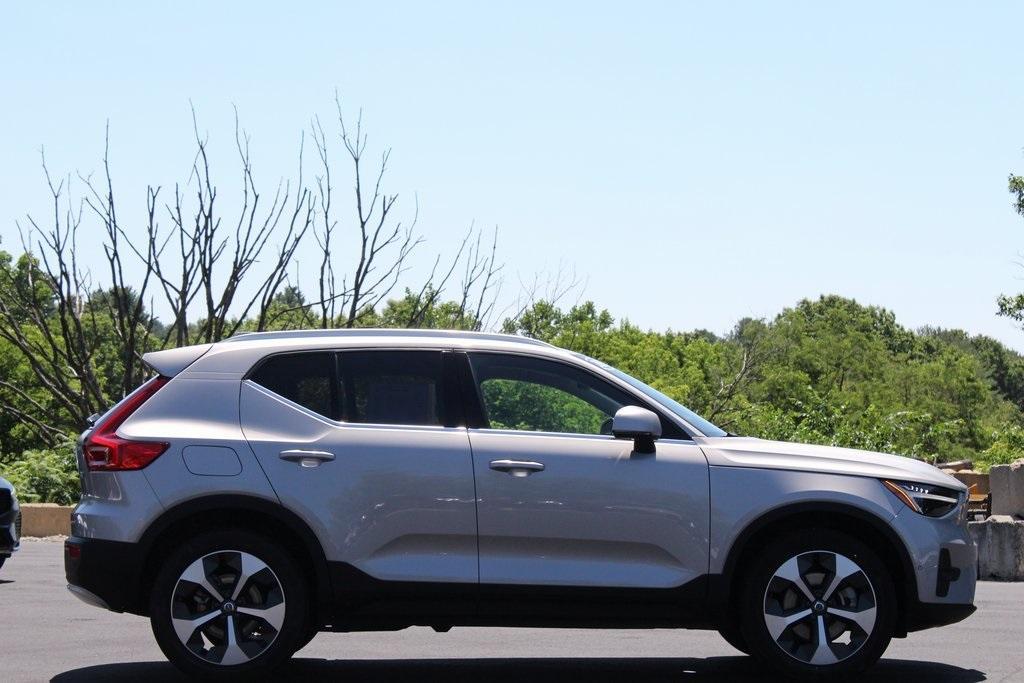 used 2025 Volvo XC40 car, priced at $37,890
