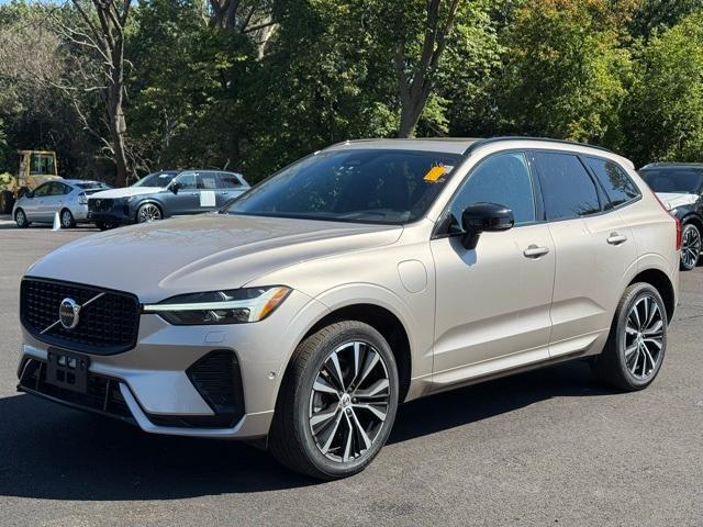 used 2023 Volvo XC60 Recharge Plug-In Hybrid car, priced at $45,623