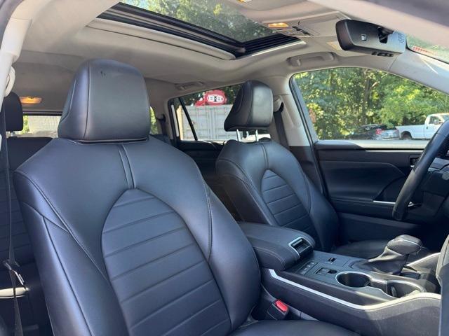 used 2021 Toyota Highlander Hybrid car, priced at $34,477