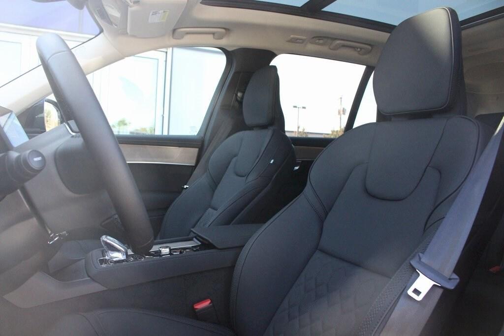new 2025 Volvo XC90 car