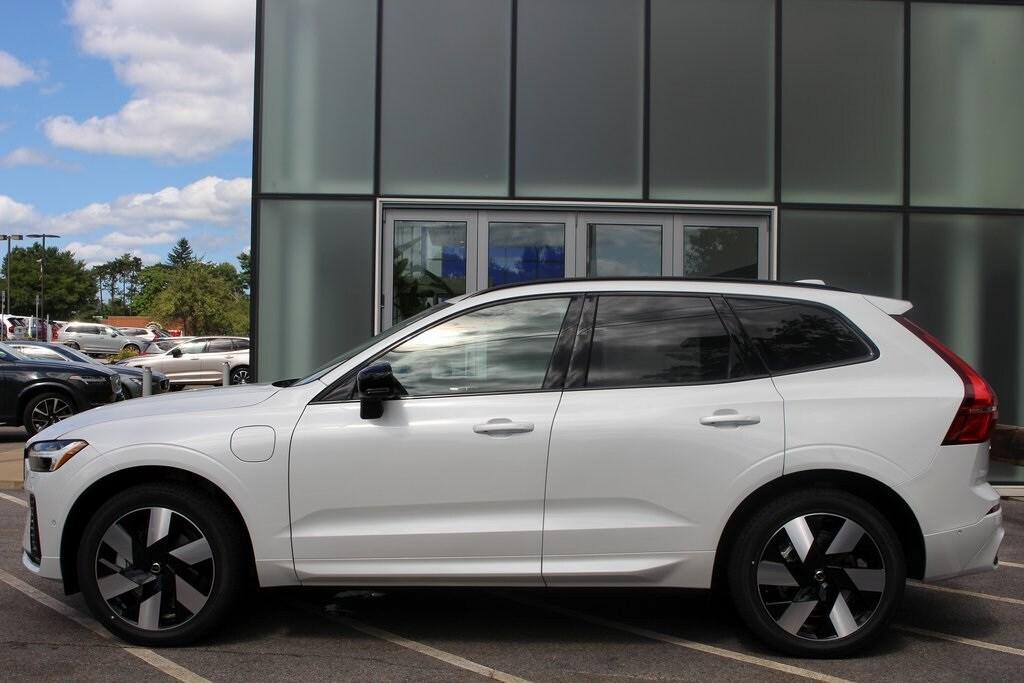 new 2025 Volvo XC60 Plug-In Hybrid car