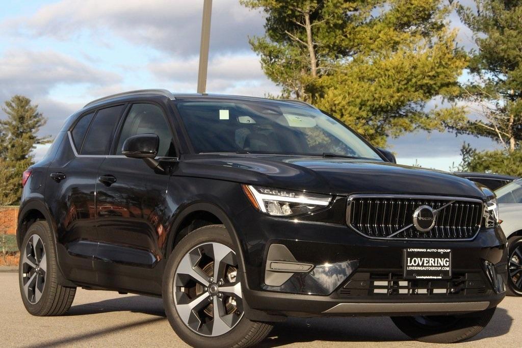 new 2025 Volvo XC40 car