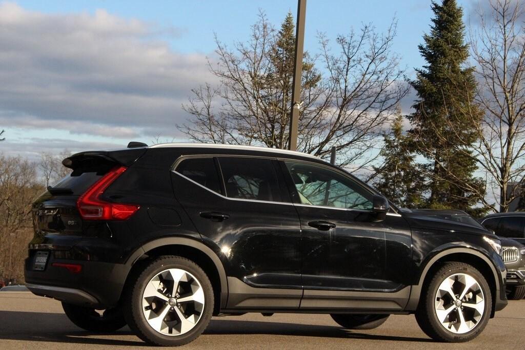 new 2025 Volvo XC40 car