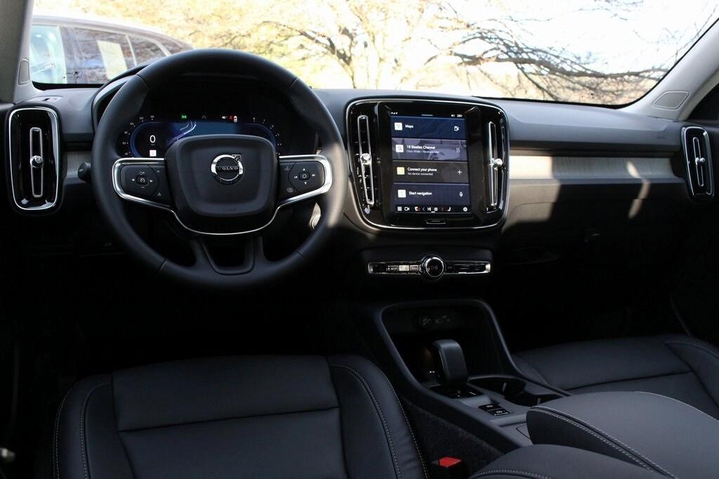new 2025 Volvo XC40 car, priced at $46,465