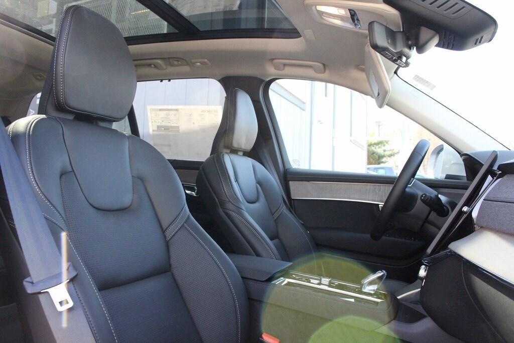 new 2025 Volvo XC90 Plug-In Hybrid car
