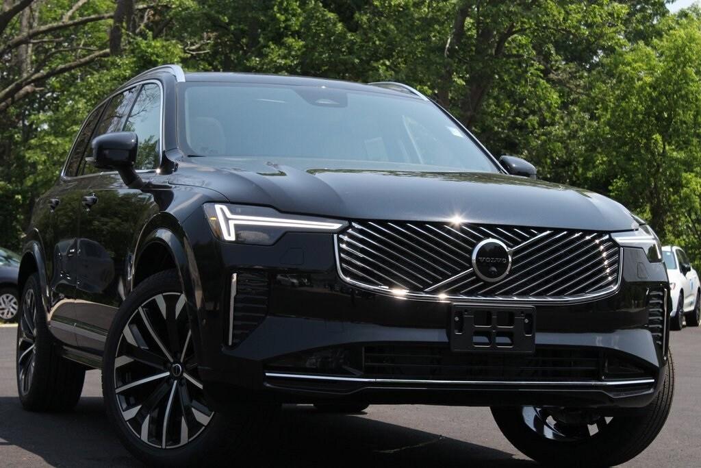 new 2025 Volvo XC90 car, priced at $69,155