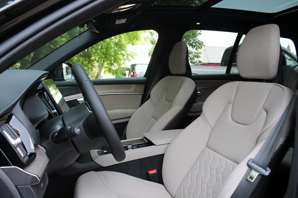 new 2025 Volvo XC90 car, priced at $69,155