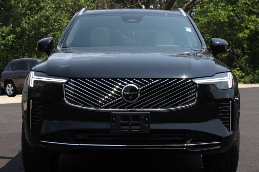 new 2025 Volvo XC90 car, priced at $69,155