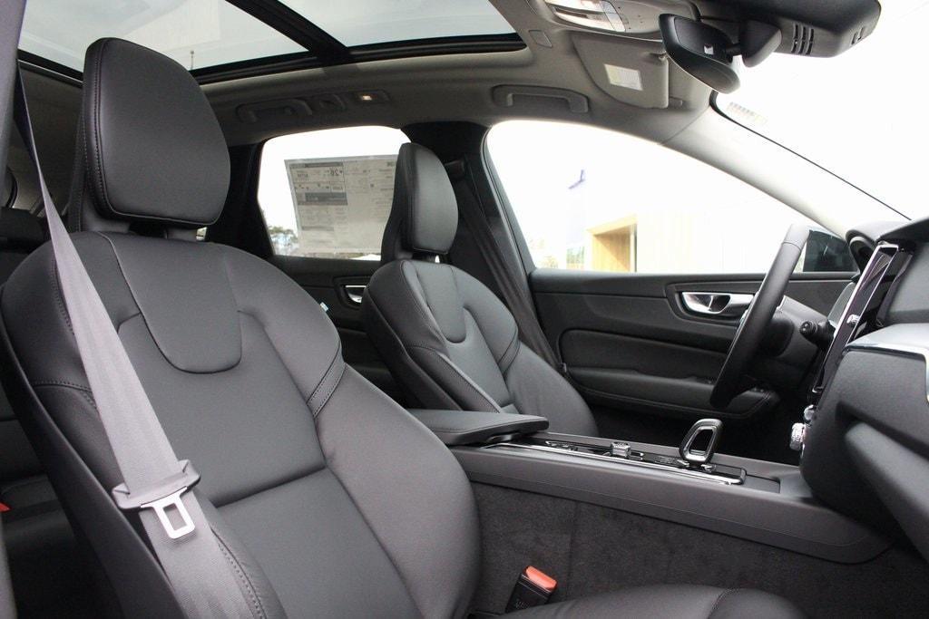 new 2025 Volvo XC60 car, priced at $51,450